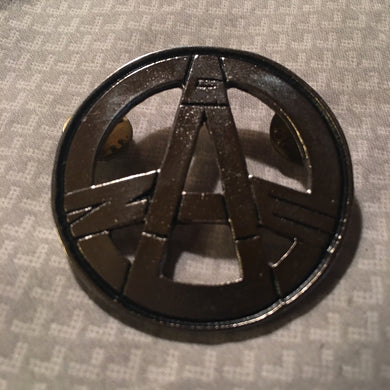 GAUZE CIRCLE LOGO METAL BADGE