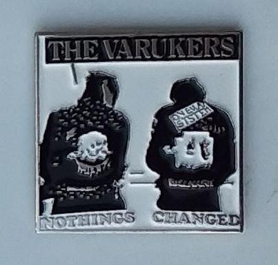 VARUKERS ENAMEL BADGE